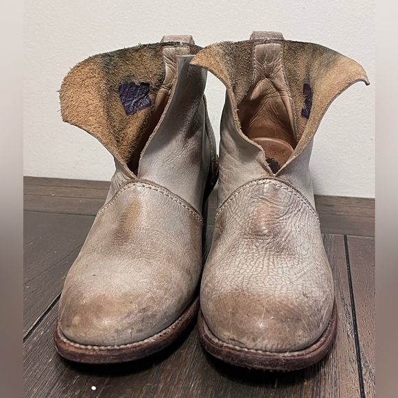 Holding Horses Cobbler Series Distressed Ankle Boots Womens size 7 - Picture 3 of 10